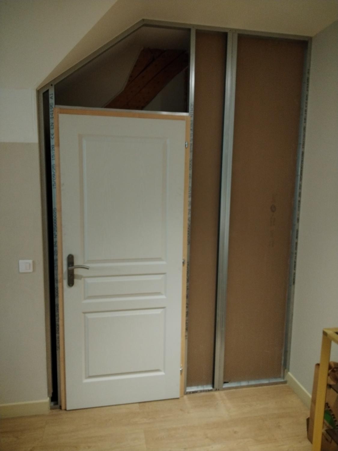 Création d'une cloison avec pose de bloc-porte