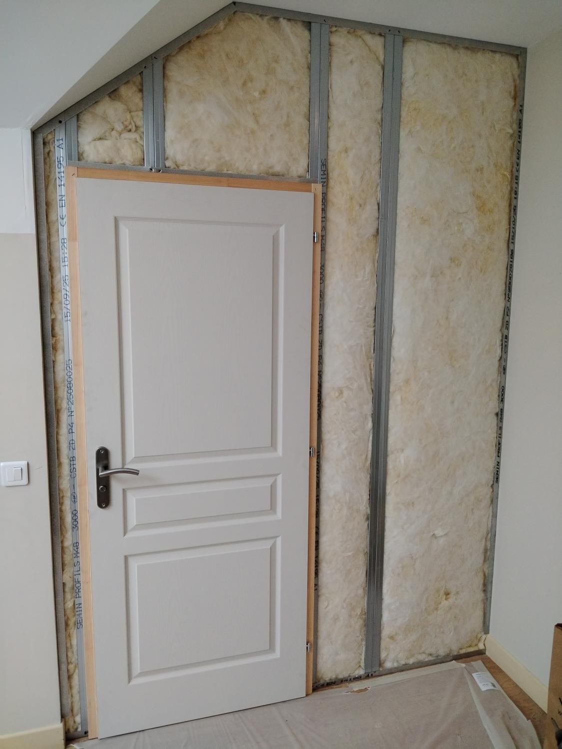 Création d'une cloison avec pose de bloc-porte