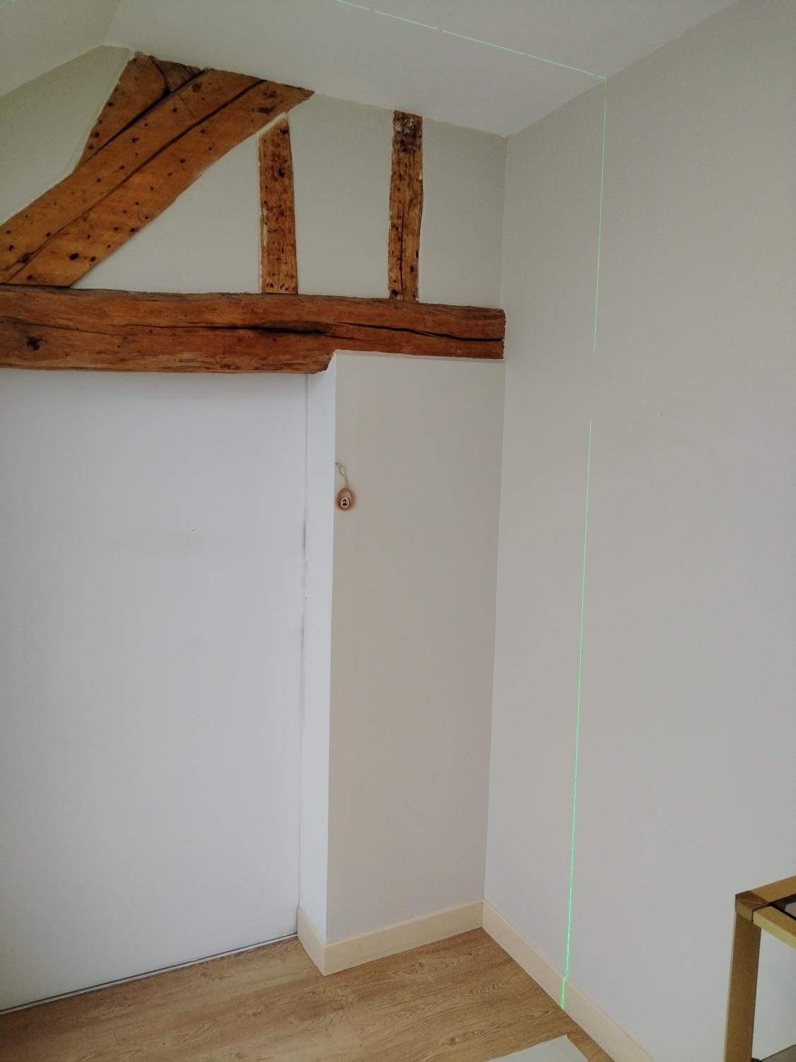 Création d'une cloison avec pose de bloc-porte