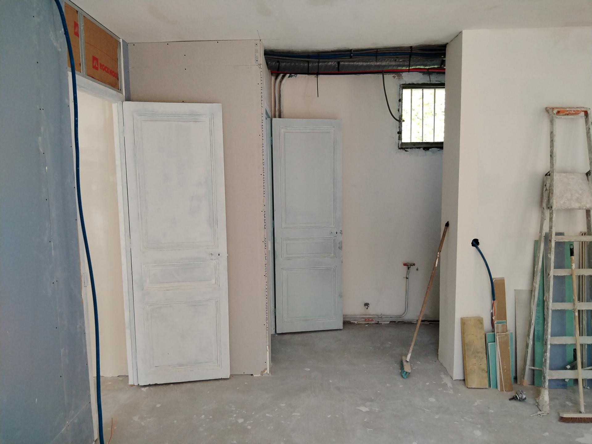 Pose de bloc porte ancien