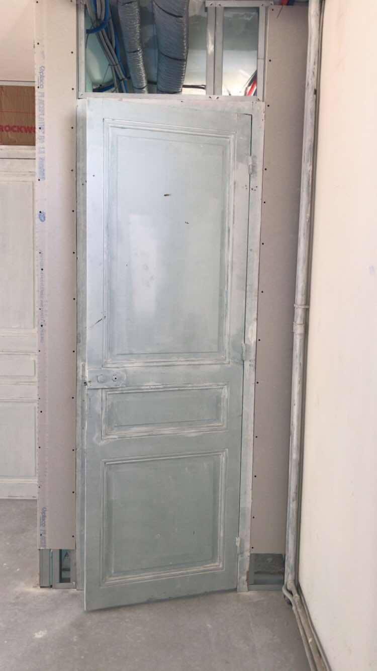 Pose de bloc porte ancien