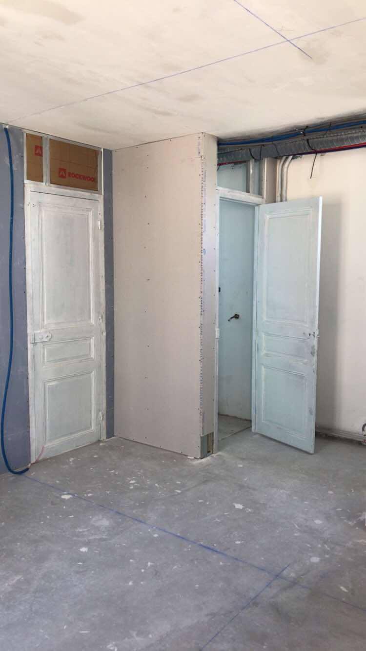 Pose de bloc porte ancien