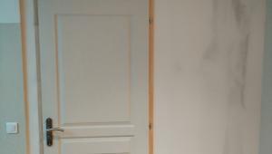 Cloison de séparation avec pose de bloc-porte